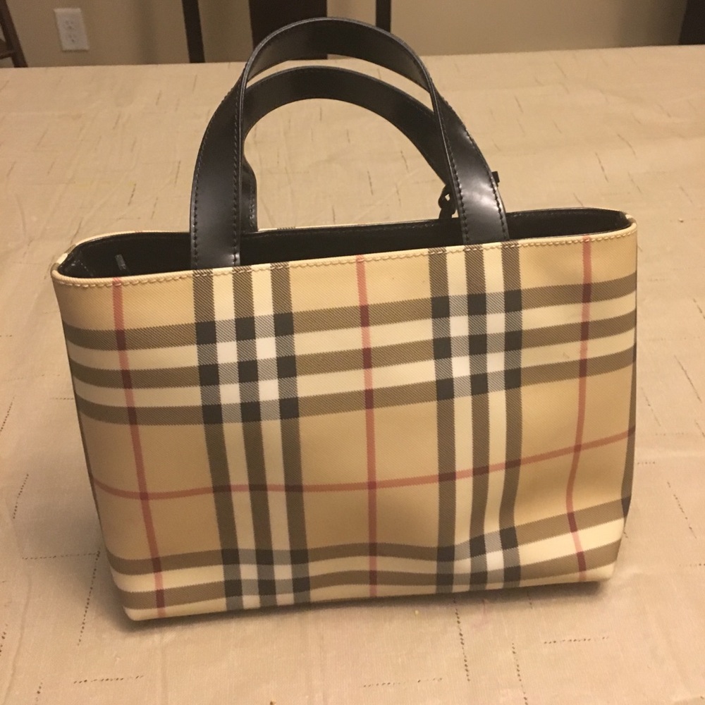 Burberry purse