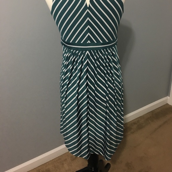 Loft Beautiful Summer/Spring Dress - Picture 4 of 8