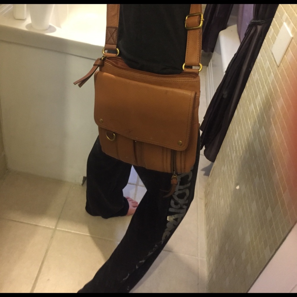 Fossil crossover bag
