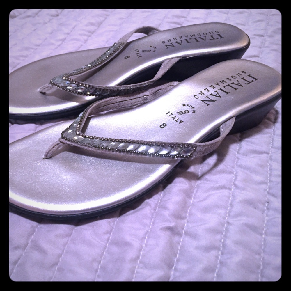 NWOT Italian sandals