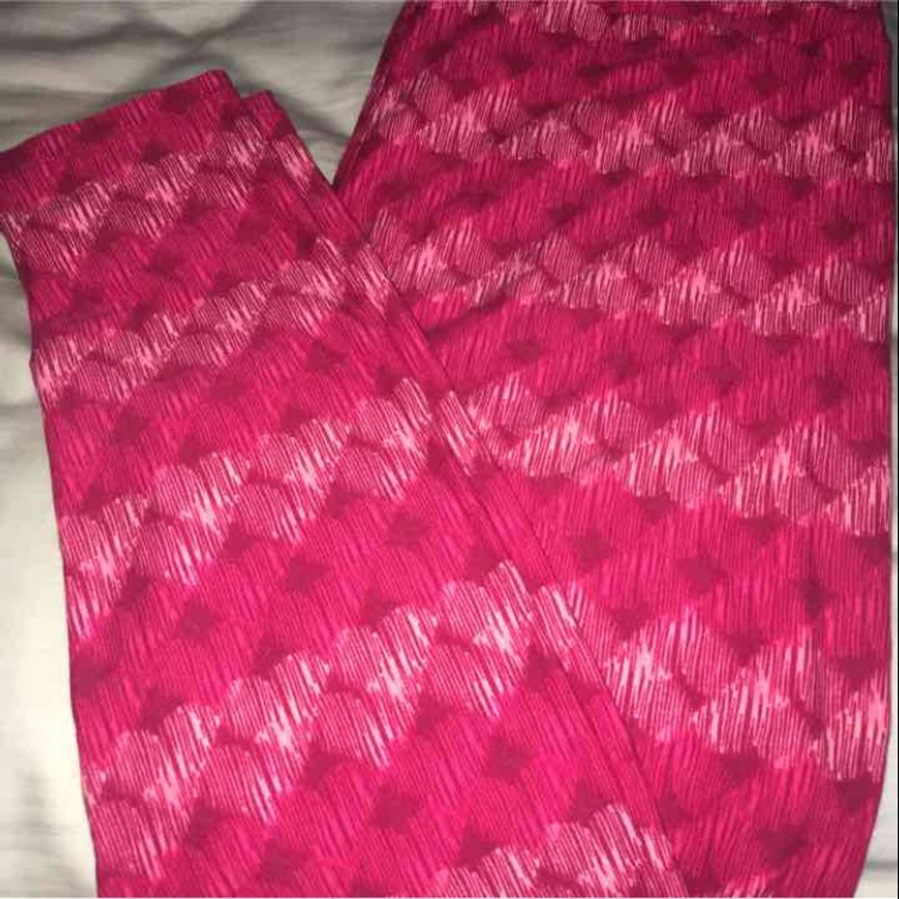 Brand new, never worn, Lularoe Vday leggings!!