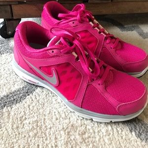 Pink Nike Sneakers 👟