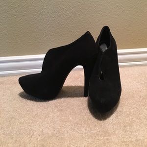 BCBG Black booties