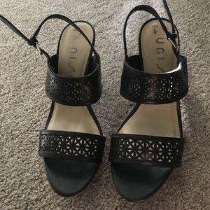 Black Wedges
