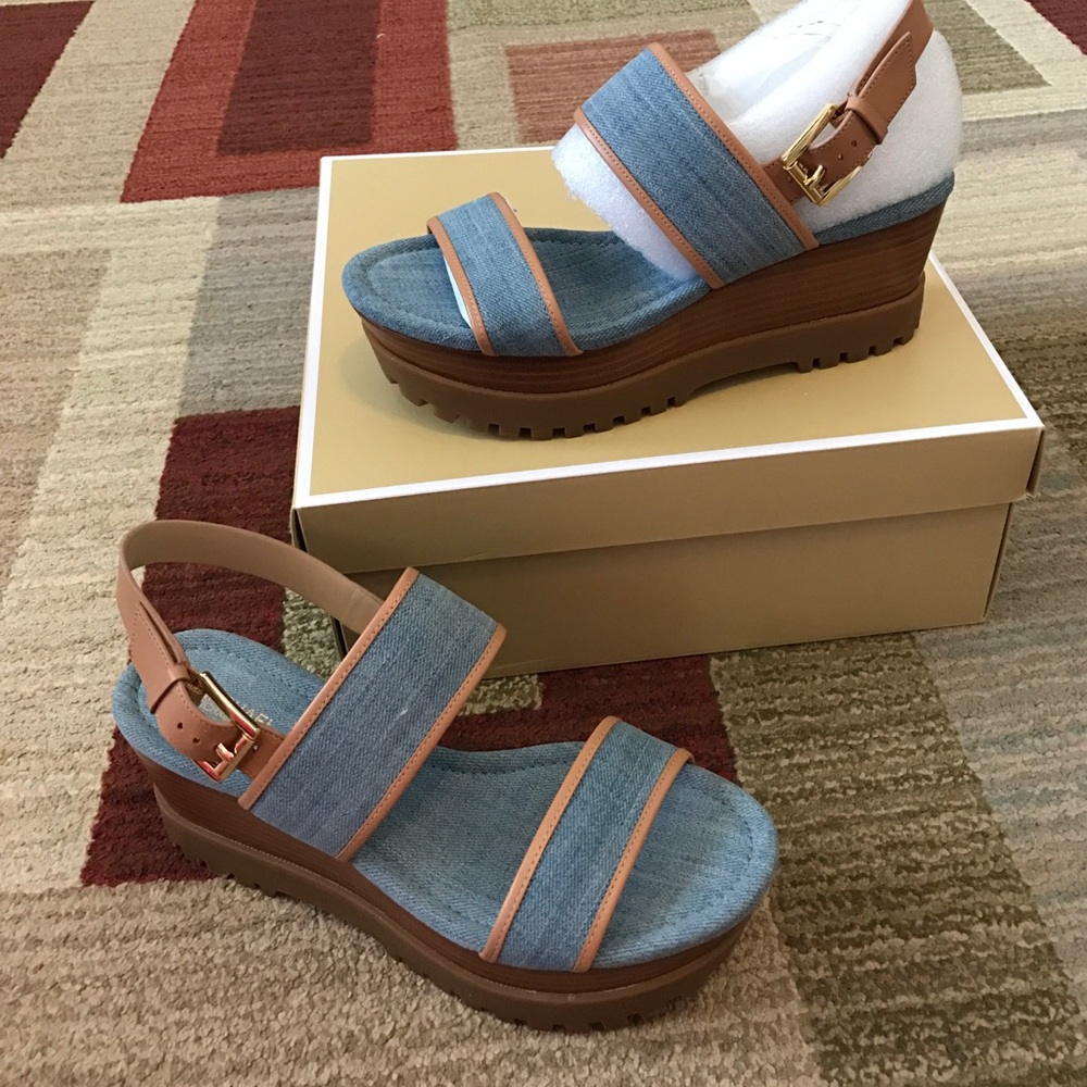 MIcheal Kors Platform Sandals