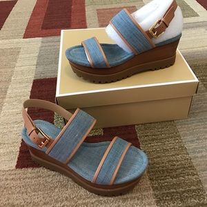 MIcheal Kors Platform Sandals