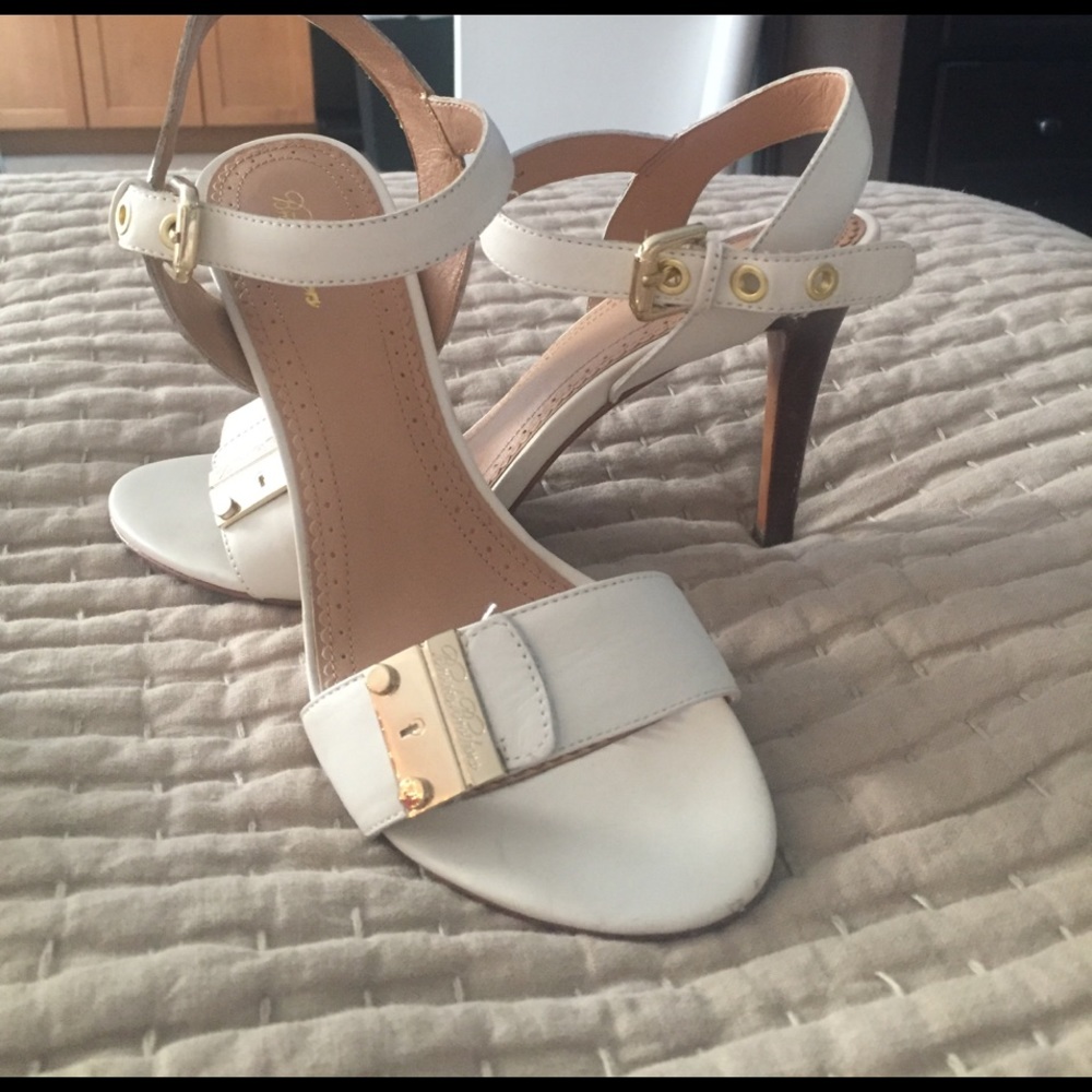Brooks Brothers cream sandals