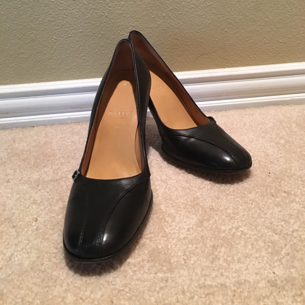 BALLY Black dress shoes