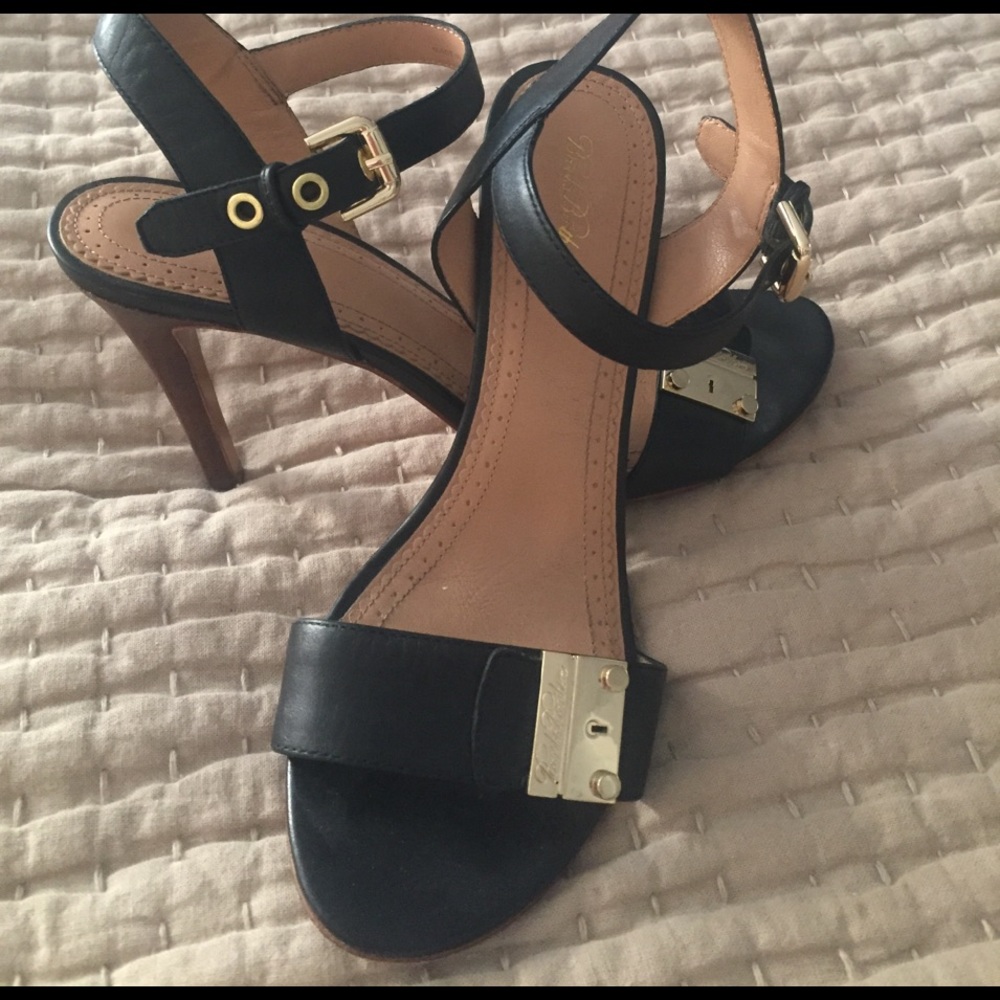 Brooks Brothers, Navy 4in gold accent sandals