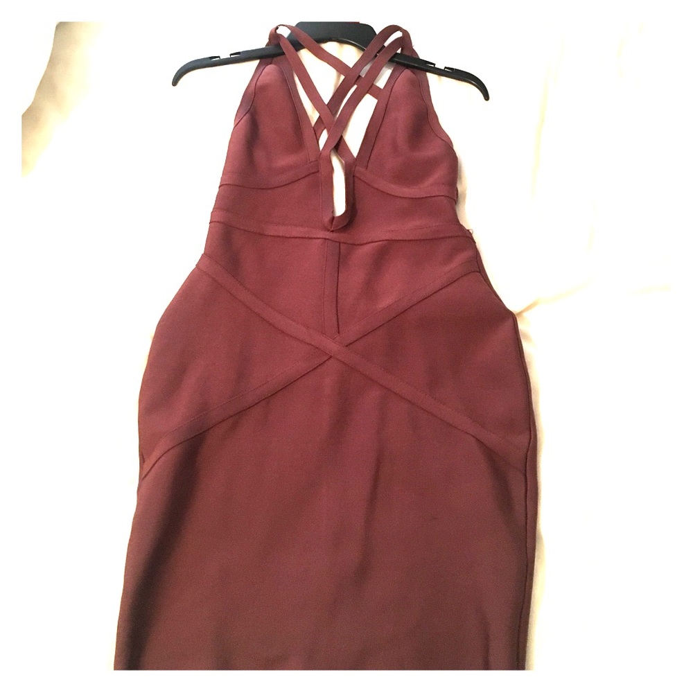 Sexy, backless body-con dress!