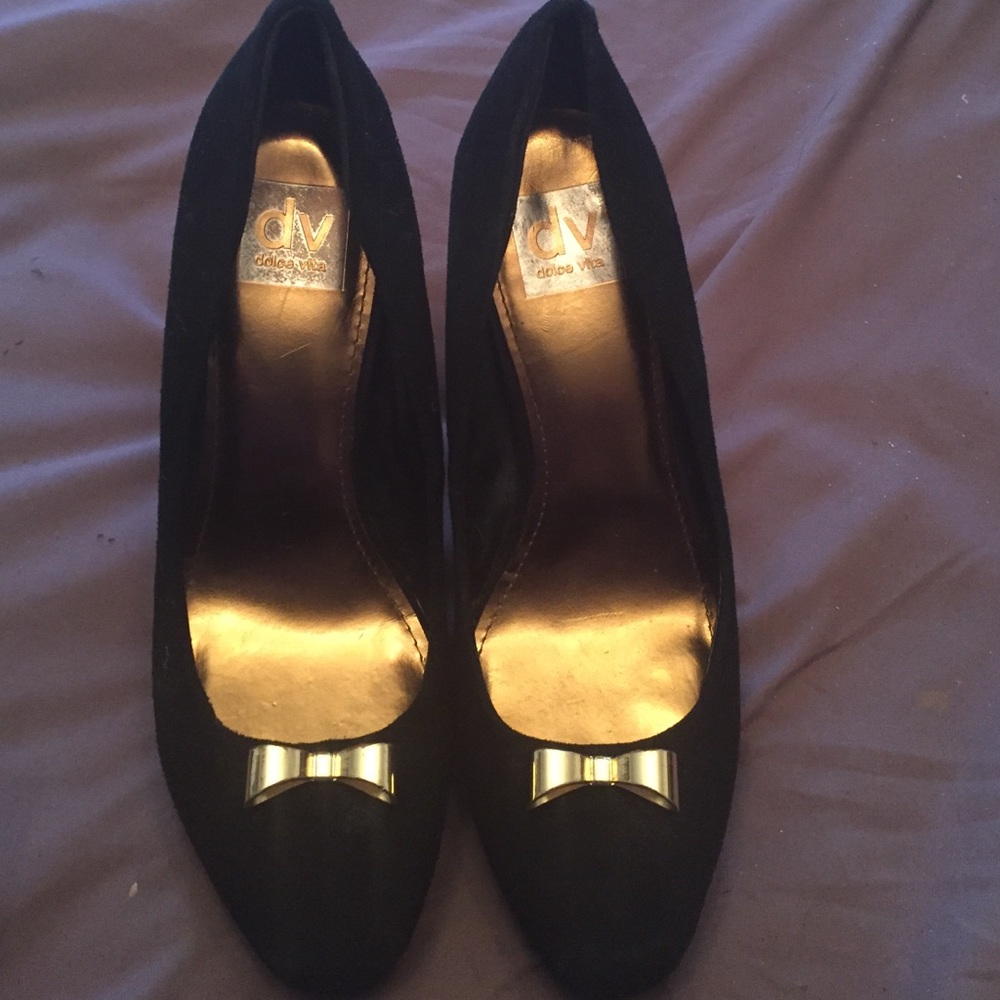 Dolce Vita, black suede heels w/Gold metal bow!