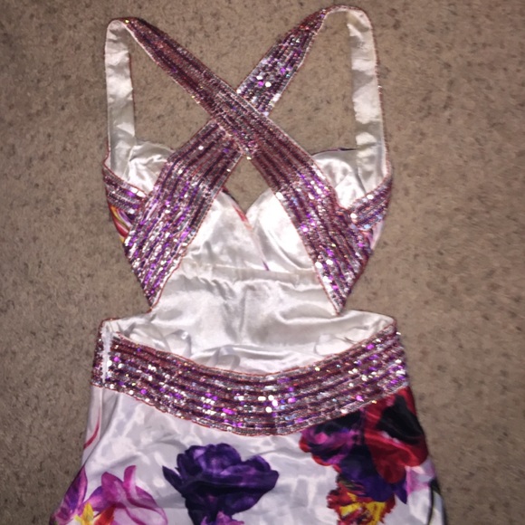 STUNNING Cinderella Dress open bk Great for Prom - Picture 3 of 4