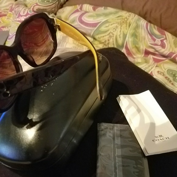 Authentic COACH SUNGLASSES - Picture 3 of 3