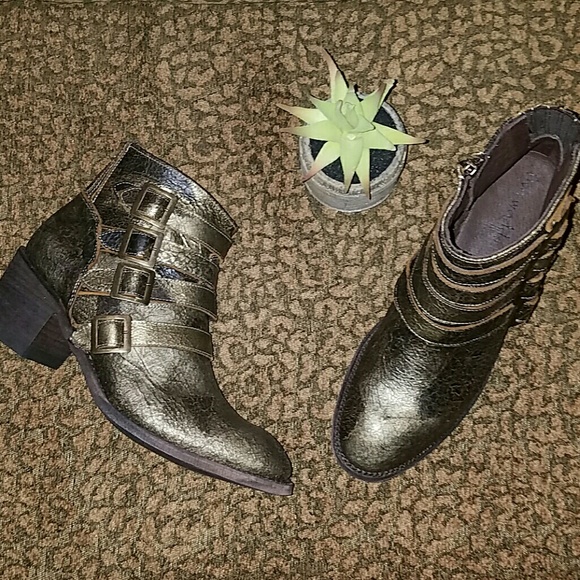 Five Worlds by Cordani Sancho Bootie in Bronze - Picture 4 of 7