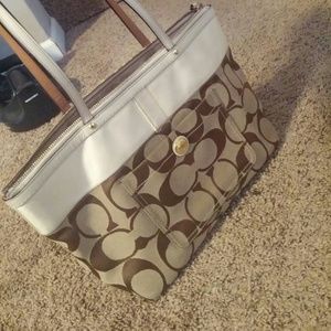 Beautiful coach bag tote