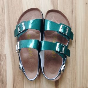 Birkenstock Shoes - 🆕 Milano Shiny Snake Green Birkenstocks Birkenstock Shoes - 🆕 Milano Shiny Snake Green Birkenstocks