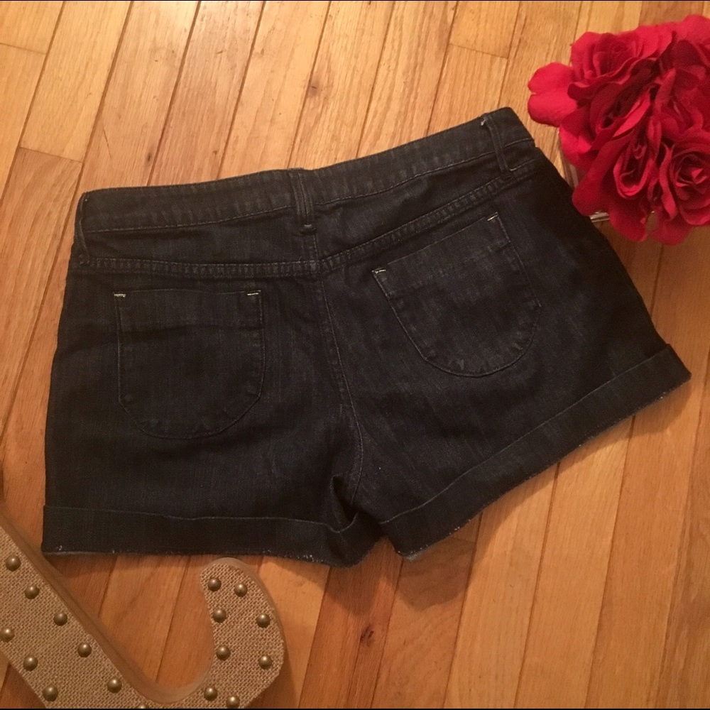💕Denim Shorts💕 - Picture 4 of 5