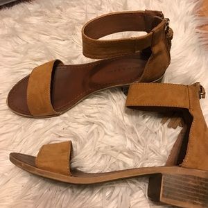 Rock and candy cognac sandal