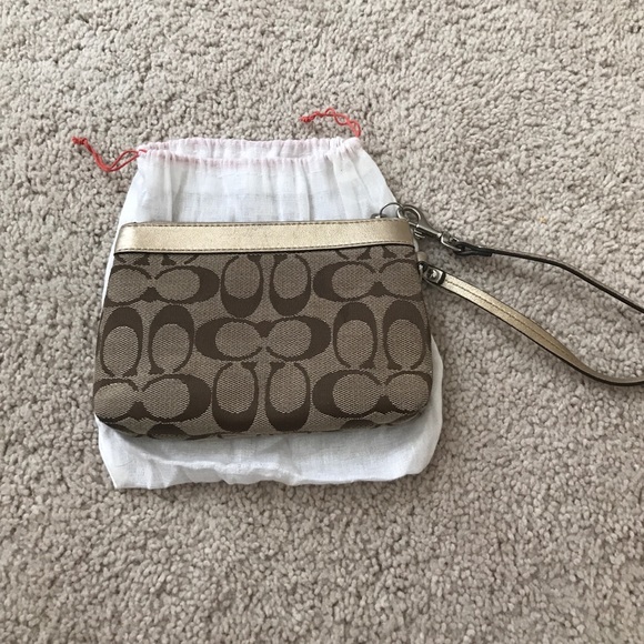 Coach wristlet- used condition - Picture 2 of 7