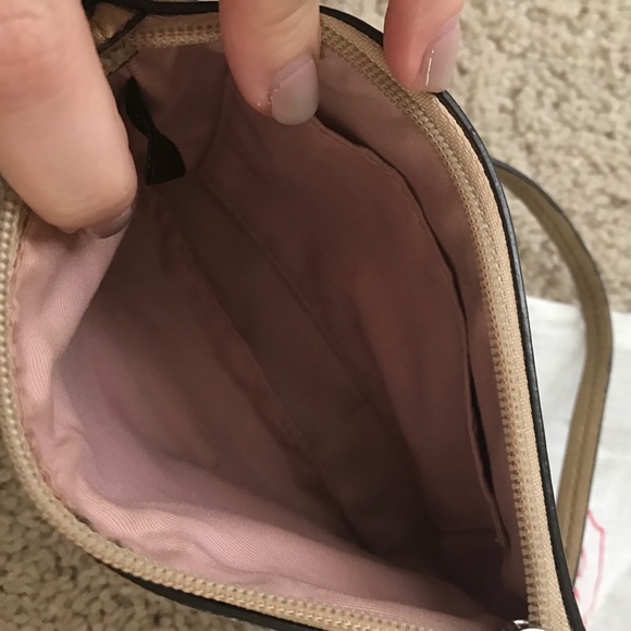 Coach wristlet- used condition - Picture 5 of 7