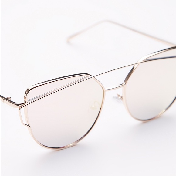 Sunday Sale!! Rose Gold Forget Me Not Aviators 😎 - Picture 4 of 4