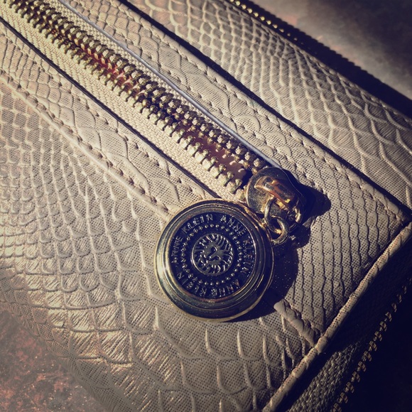 Designer Wallet - Picture 2 of 4