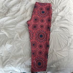 Fun pink printed crop leggings