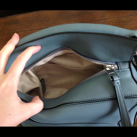 AUTHENTIC LOEWE PUZZLE SHOULDER BAG - Picture 4 of 8