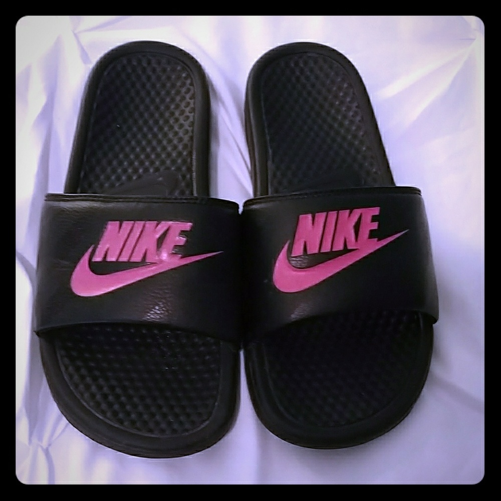 NIKE Slides