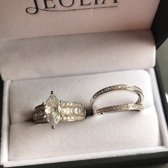 Wedding Set - Picture 2 of 4