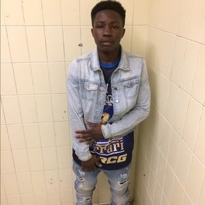 Meet your Posher, Antione