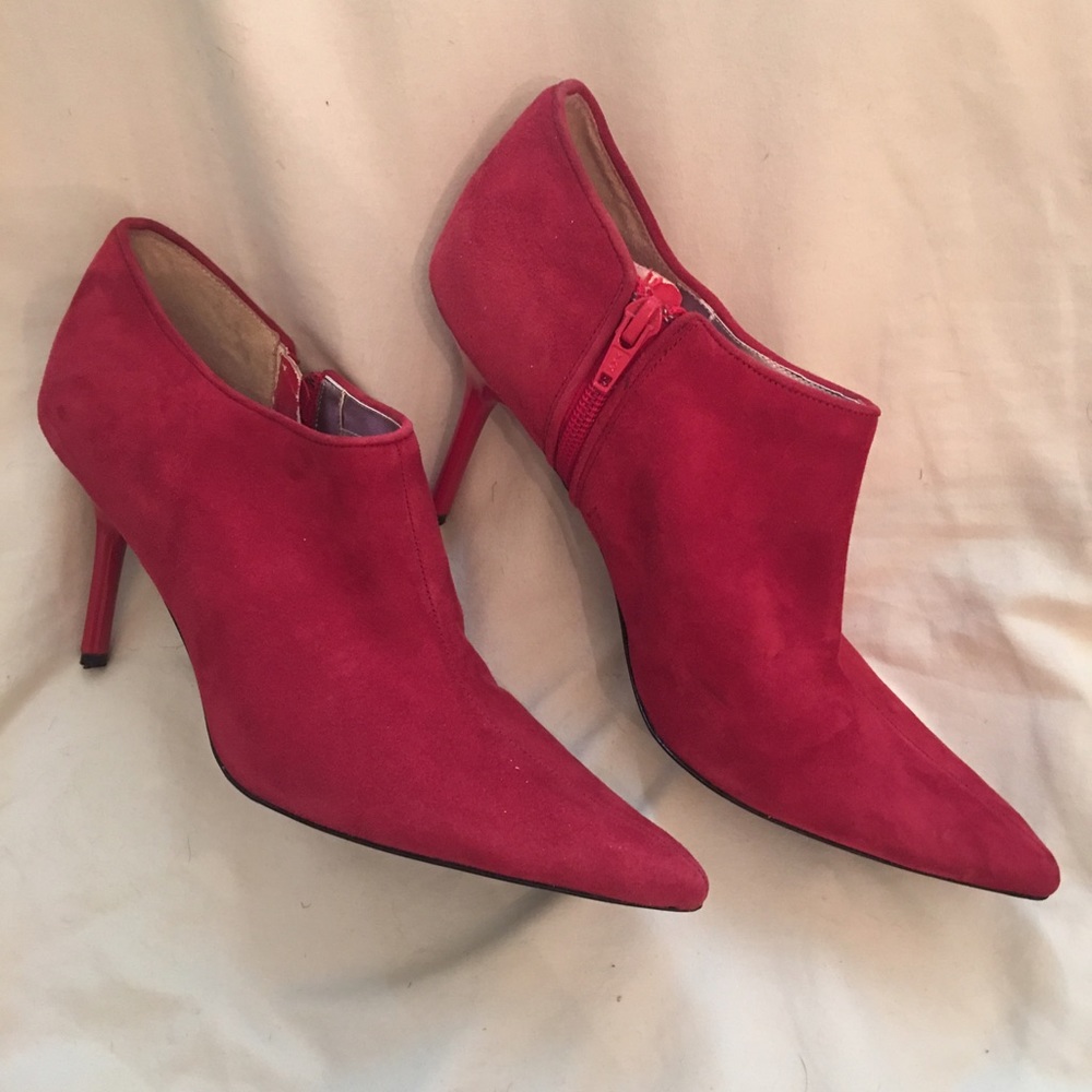 Excellent Condition Beverly Feldman Booties 8 M