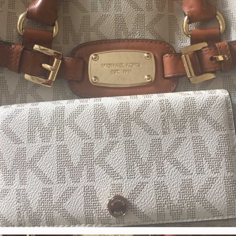 Michael Kors wallet