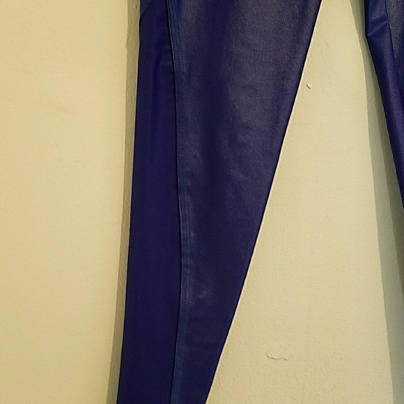 Wet look yoga leggings - Picture 3 of 3