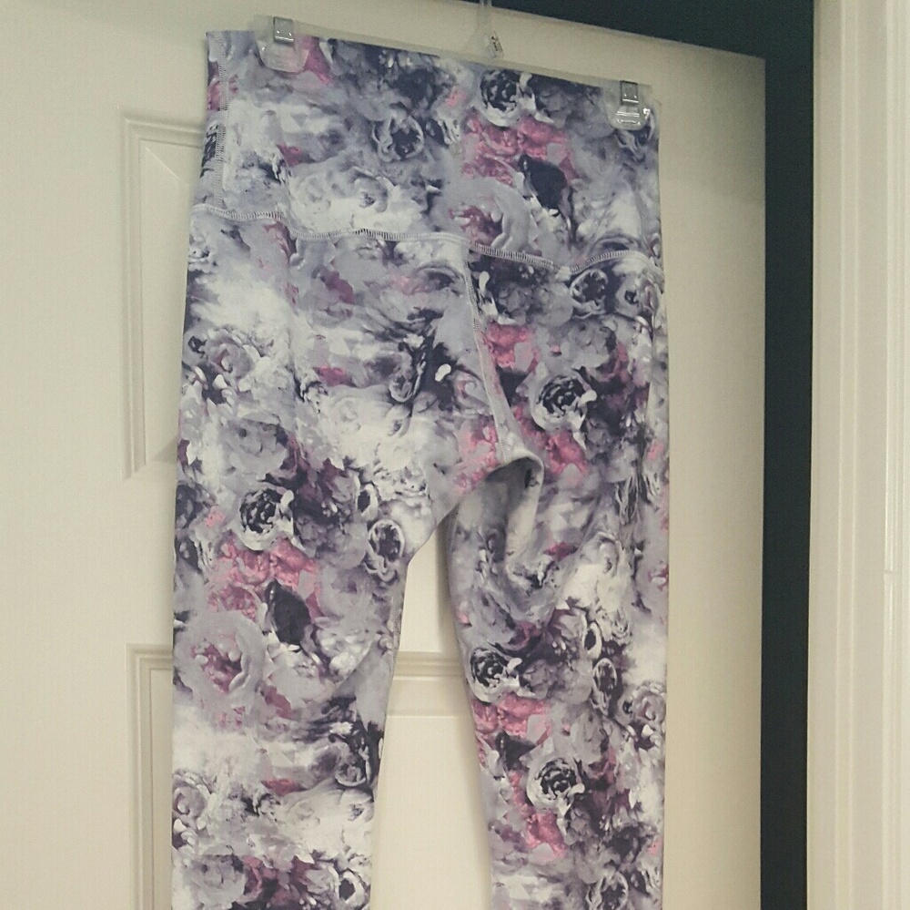 Lululemon wunder under full length pant, size 8