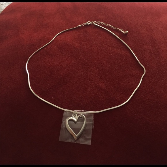 Silver Metal Necklace - Picture 1 of 1