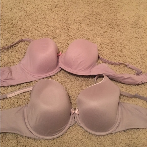 2 Victoria's Secret 38C bras - Picture 1 of 4