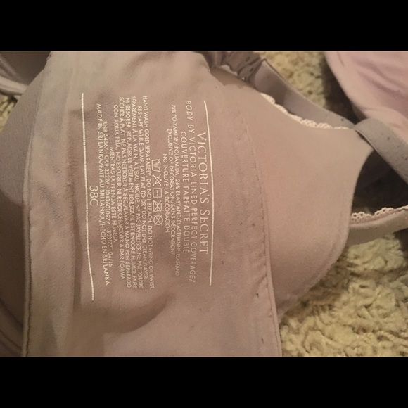 2 Victoria's Secret 38C bras - Picture 3 of 4
