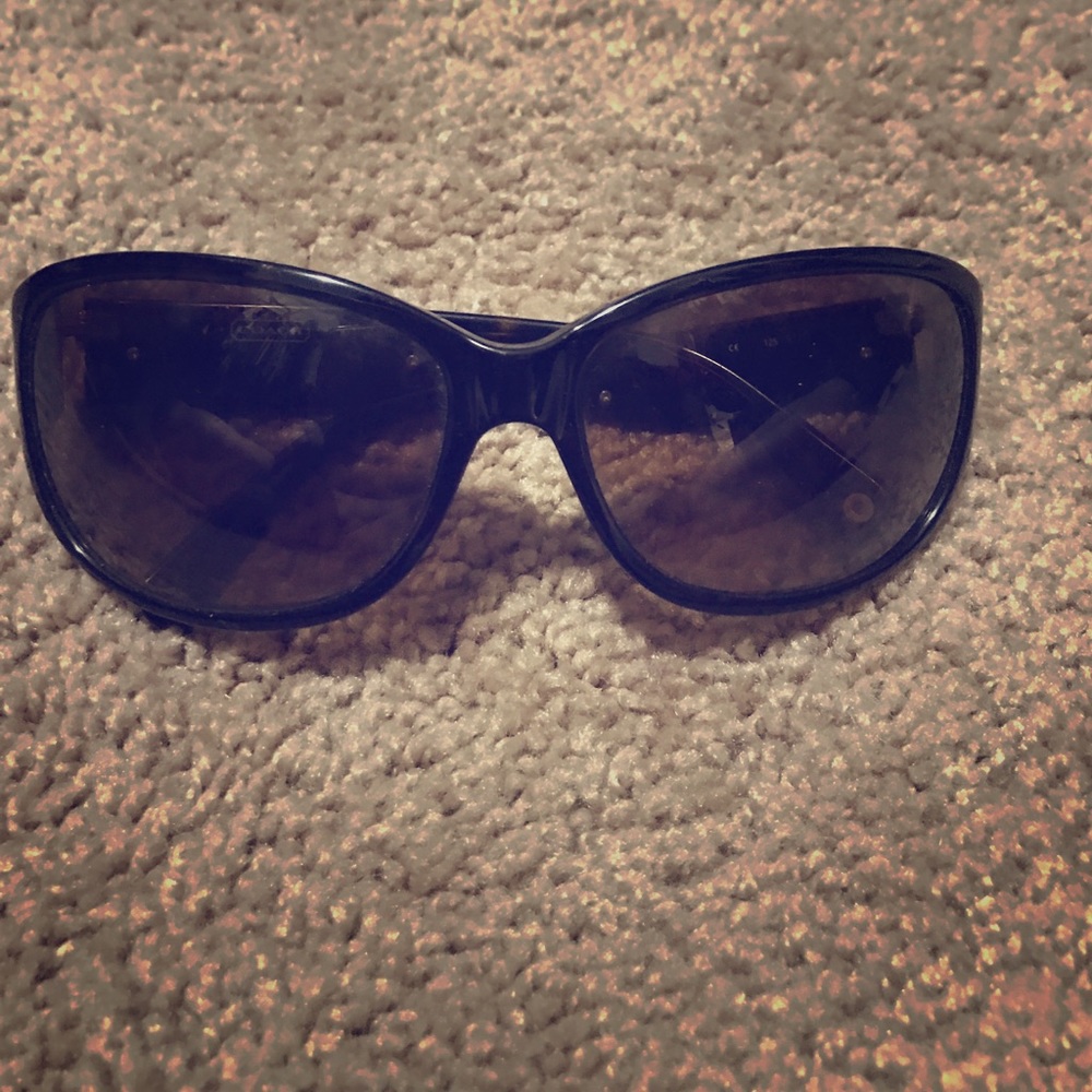 Like new Coach sunglasses 😎