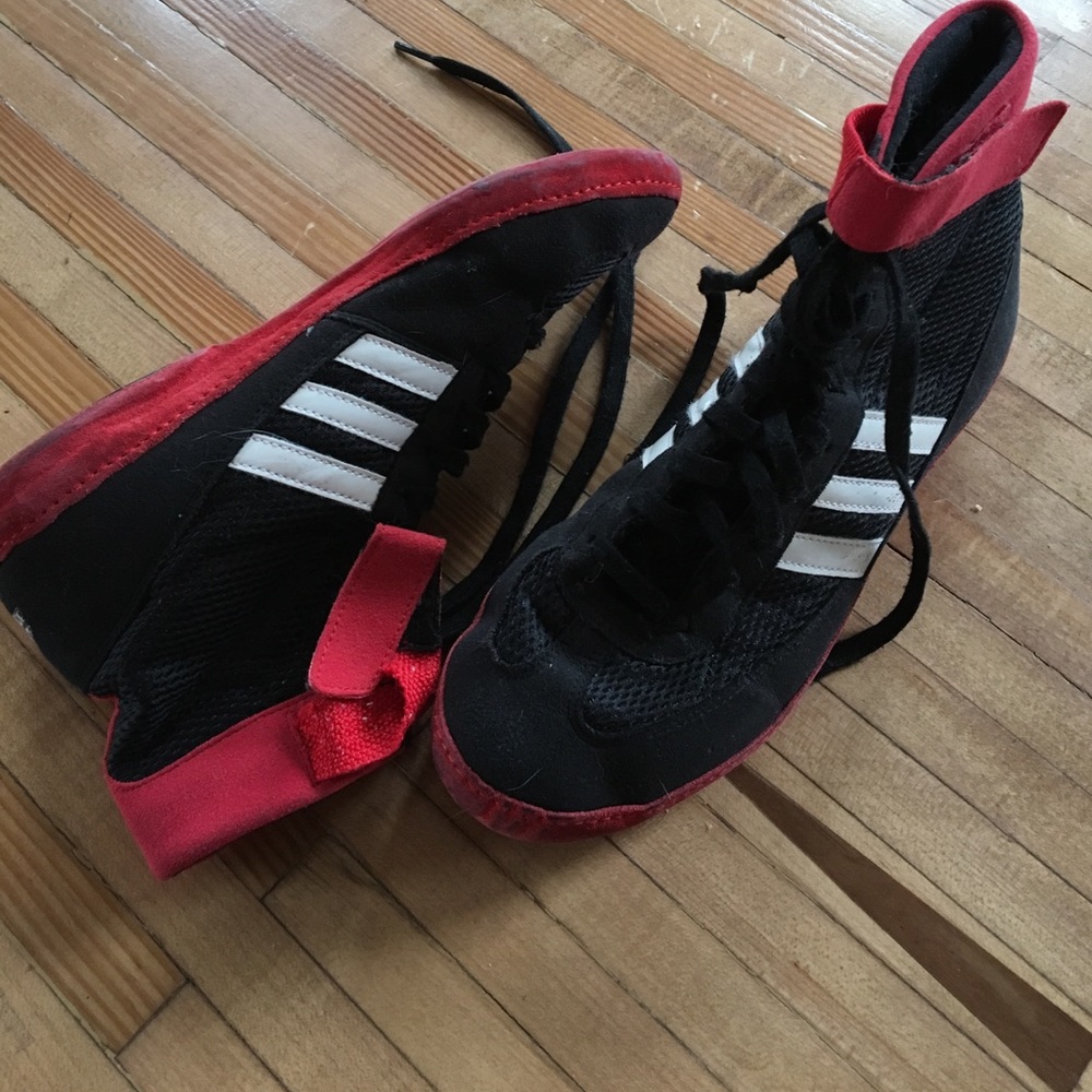 Wrestling shoes