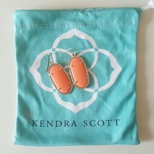 Orange Kendra Scott elle
