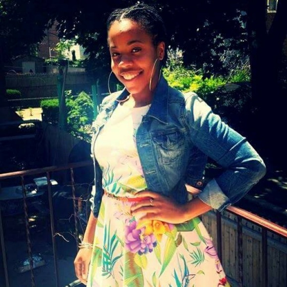 💐Meet Your Posher, Jamila💐 - Picture 2 of 2