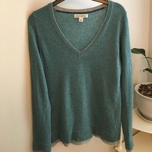 Banana republic lightweight Vneck sweater