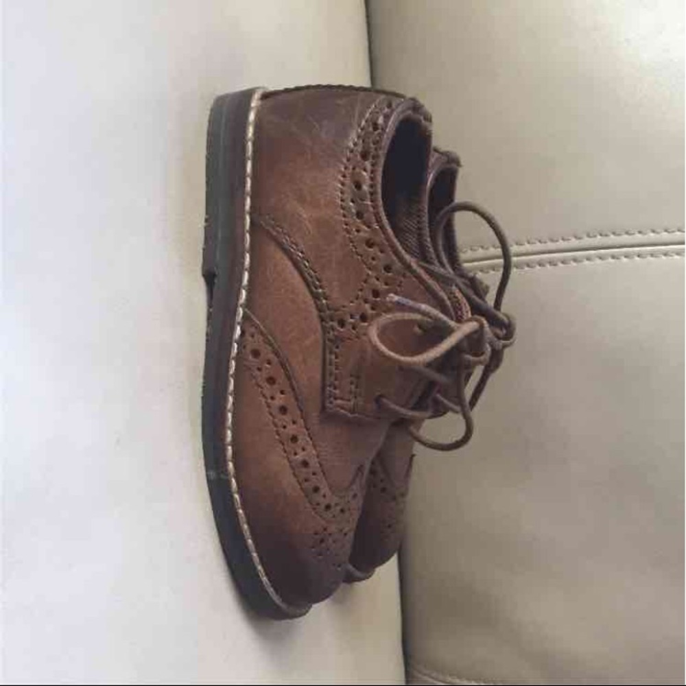 Toddler size 6 Oxfords