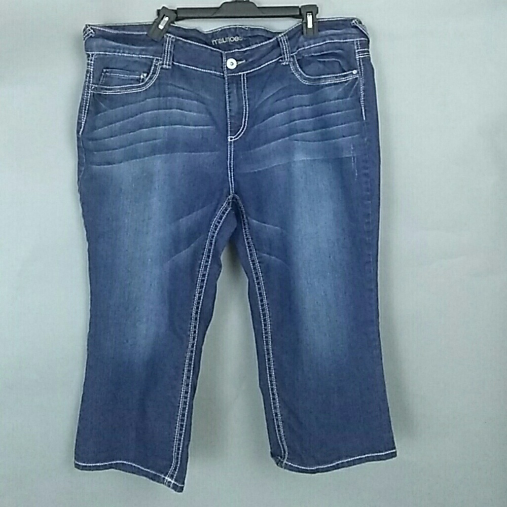 Maurices Capris 24 embellished pockets distressing