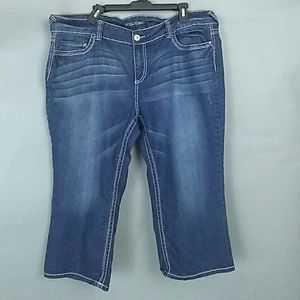 Maurices Capris 24 embellished pockets distressing