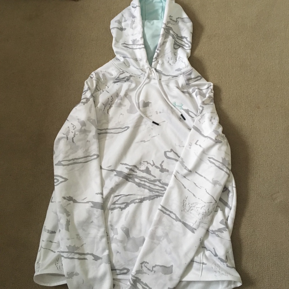 Women's underarmour sweatshirt