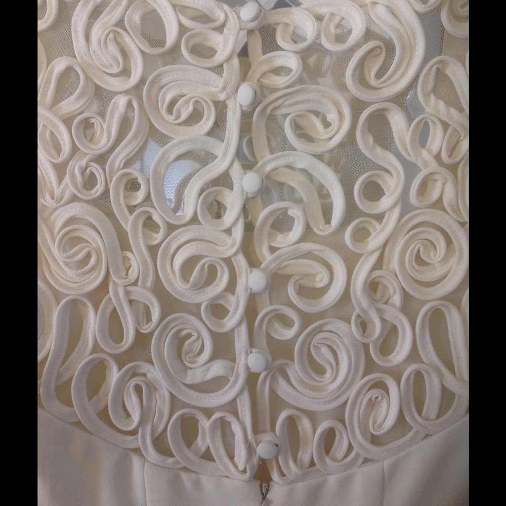 Dress - Picture 3 of 3