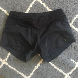 Black oiselle roga shorts