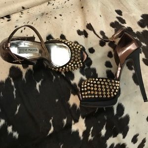 Peep toe Steve Madden 6.5 spike metallic heels